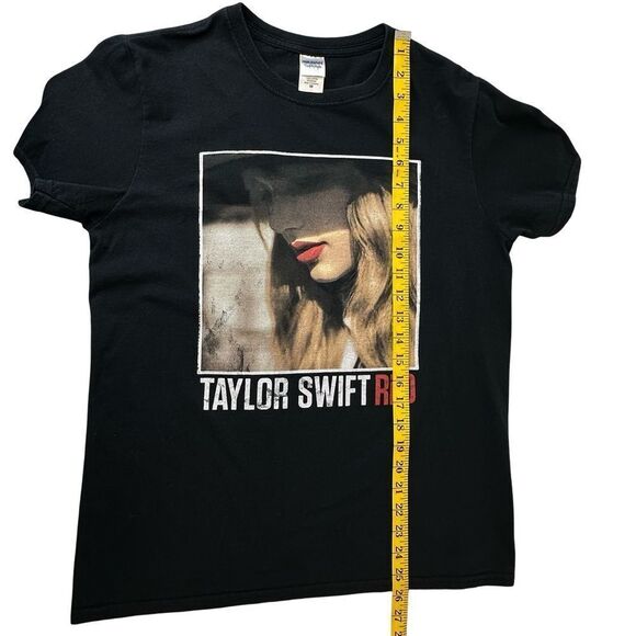 TAYLOR SWIFT Red 2013 Black Tour T Shirt Size Medium - Picture 9 of 11